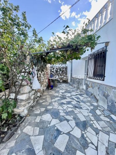 Image No.16-6 Bed Country House for sale