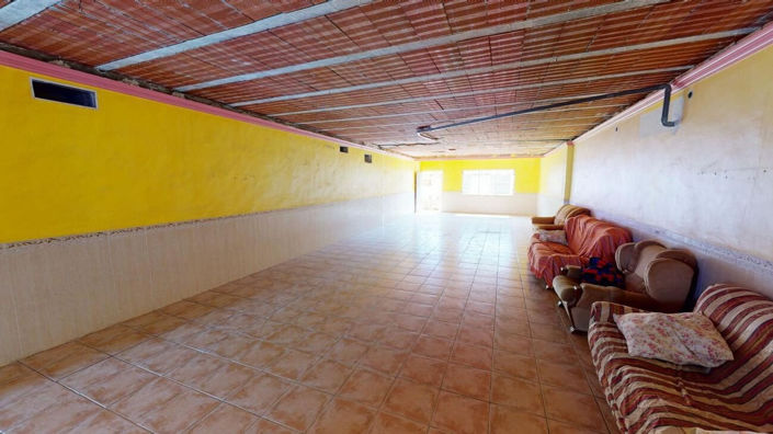 Image No.12-5 Bed Townhouse for sale