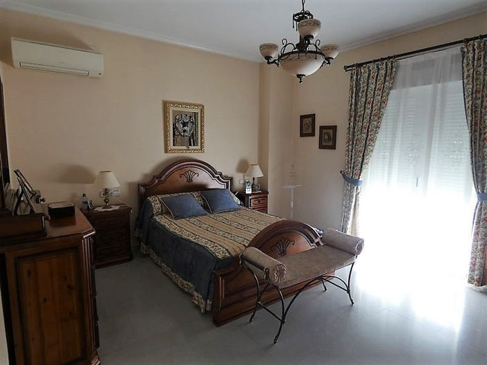 Image No.24-4 Bed Villa for sale