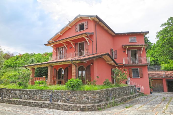 Image No.1-6 Bed Property for sale