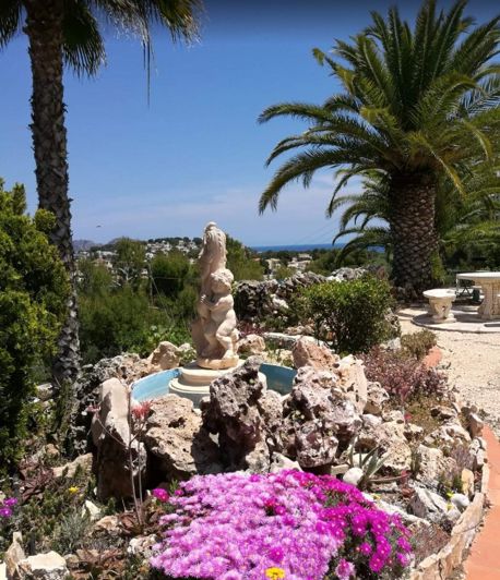 Image No.10-9 Bed Villa for sale