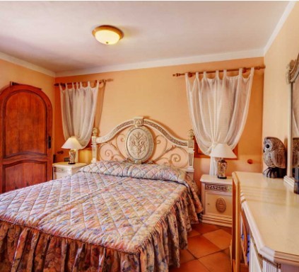 Image No.15-9 Bed Villa for sale