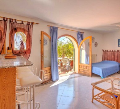 Image No.5-9 Bed Villa for sale