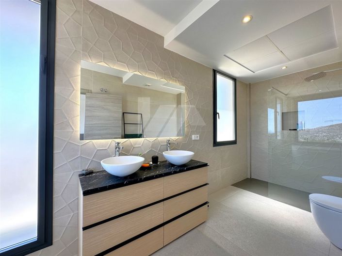 Image No.34-4 Bed Villa for sale