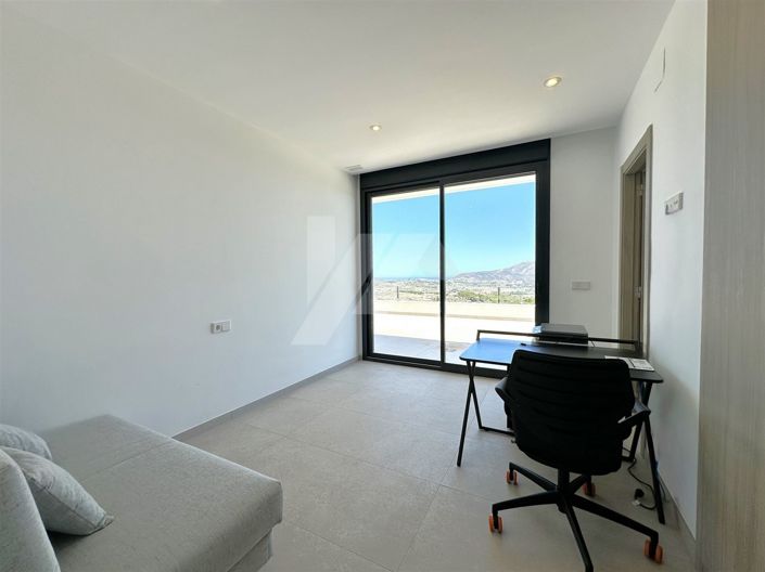 Image No.35-4 Bed Villa for sale