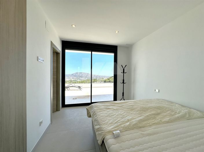 Image No.39-4 Bed Villa for sale