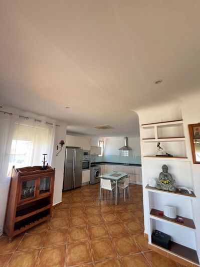 Image No.17-4 Bed Apartment for sale