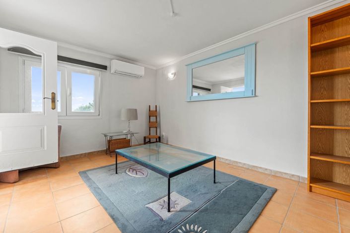 Image No.18-4 Bed Villa for sale