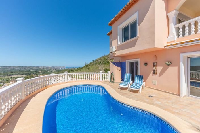 Image No.1-4 Bed Villa for sale