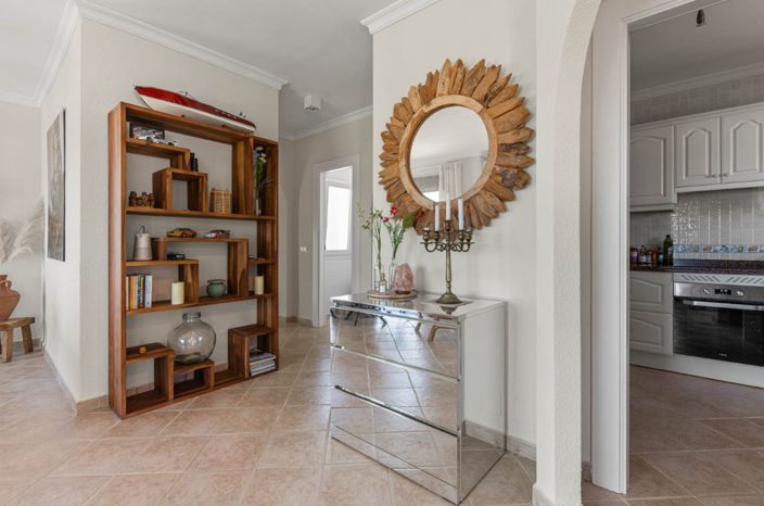 Image No.3-4 Bed Villa for sale