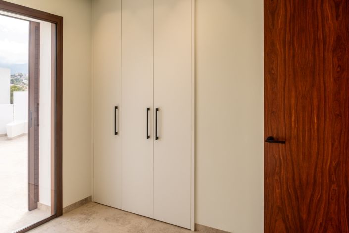 Image No.27-Villa for sale