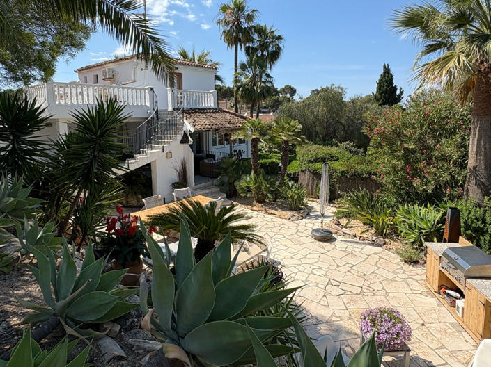 Image No.1-3 Bed Villa for sale