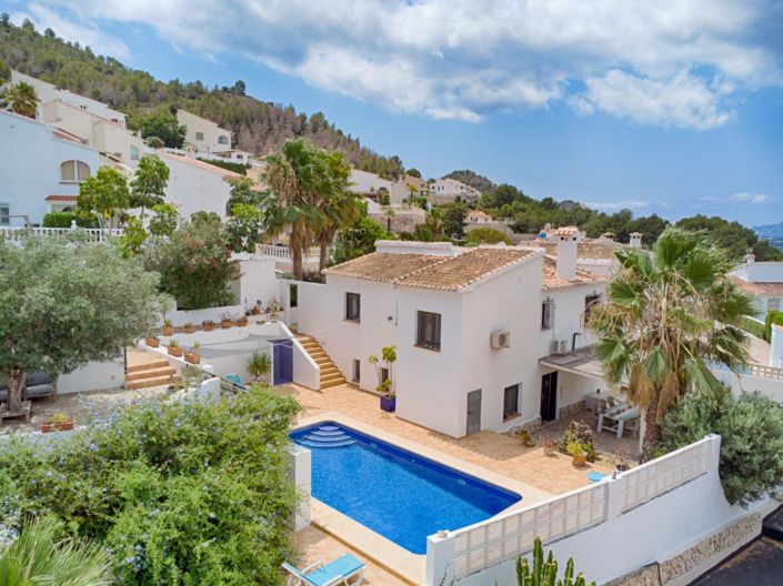 Image No.1-5 Bed Villa for sale