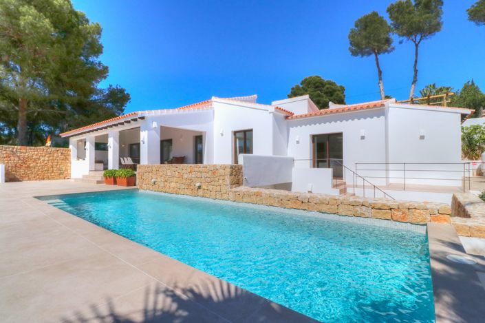 Image No.1-4 Bed Villa for sale
