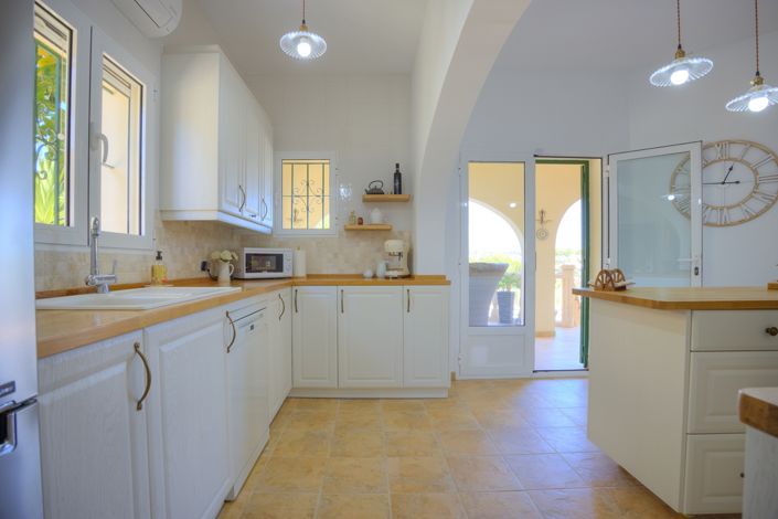 Image No.12-4 Bed Villa for sale