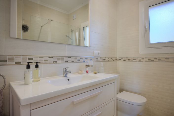 Image No.48-4 Bed Villa for sale