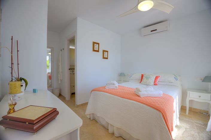 Image No.49-4 Bed Villa for sale