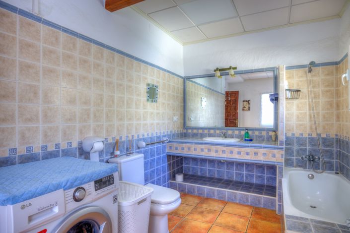 Image No.4-4 Bed Villa for sale