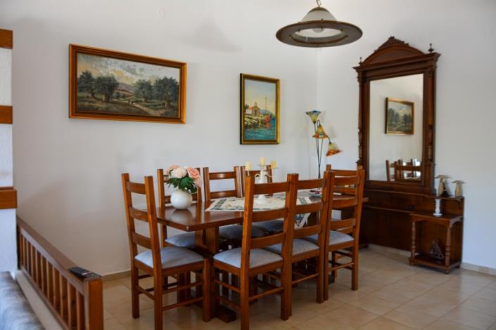 Image No.7-5 Bed Maisonette for sale