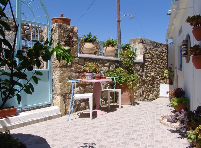 Image No.8-2 Bed Maisonette for sale