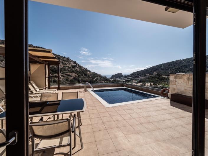 Image No.8-12 Bed Maisonette for sale