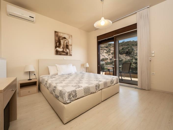 Image No.13-12 Bed Maisonette for sale