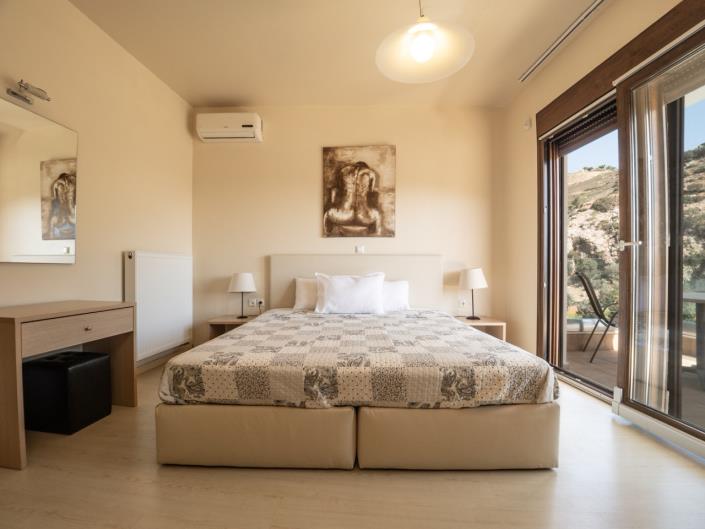 Image No.15-12 Bed Maisonette for sale