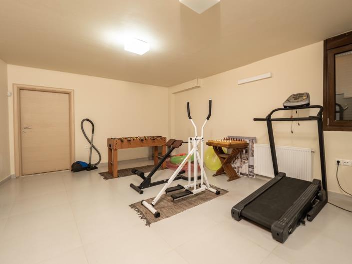 Image No.22-12 Bed Maisonette for sale