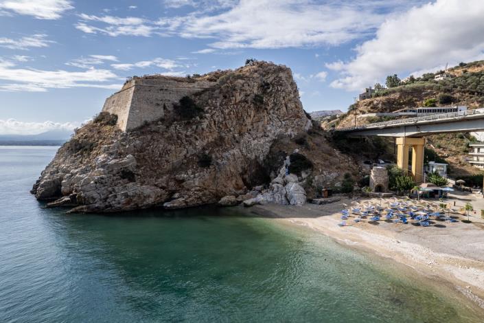 Image No.32-12 Bed Maisonette for sale