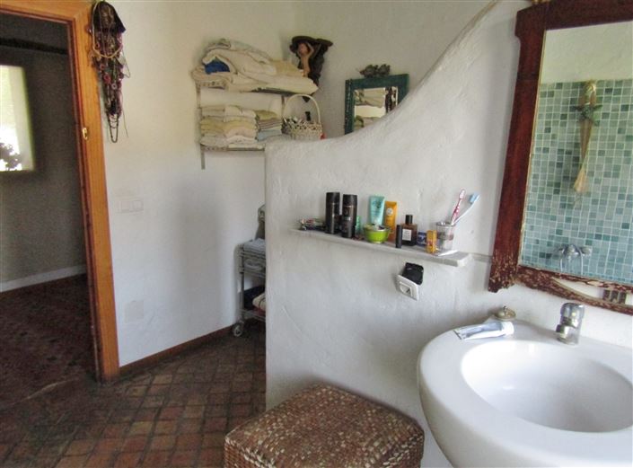 Image No.38-4 Bed Country House for sale