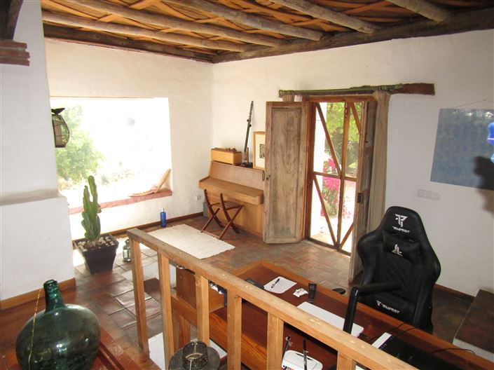 Image No.43-4 Bed Country House for sale