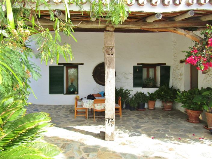 Image No.5-4 Bed Country House for sale