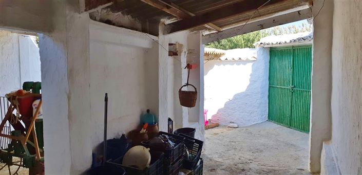 Image No.21-3 Bed Farmhouse for sale