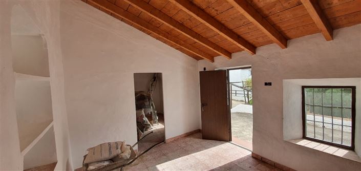 Image No.19-4 Bed Country House for sale