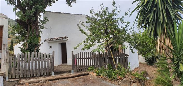 Image No.2-4 Bed Country House for sale