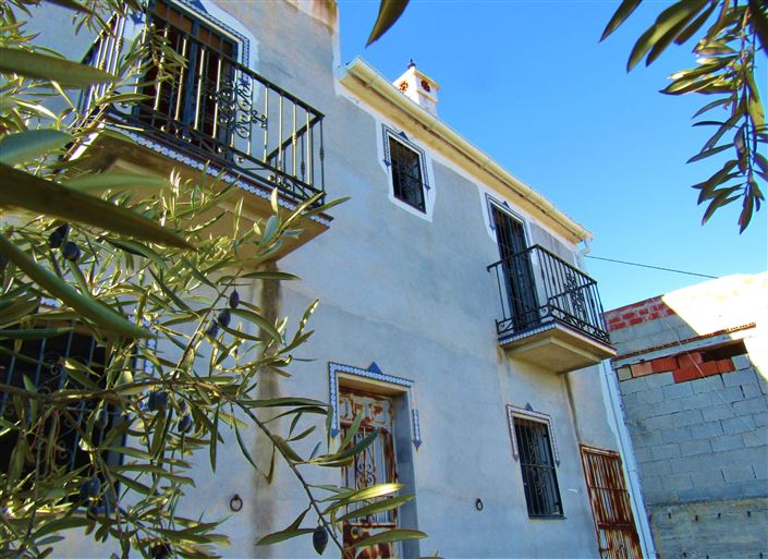 Image No.1-2 Bed Country House for sale