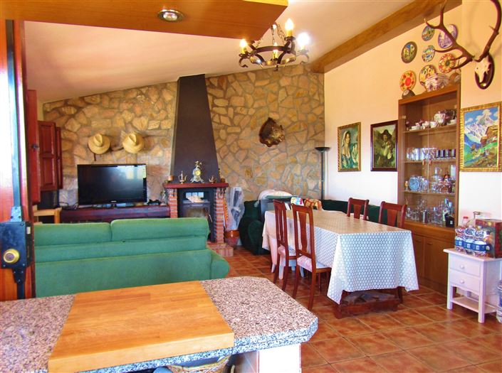 Image No.10-3 Bed Country House for sale