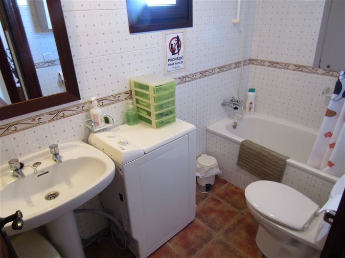 Image No.12-3 Bed Country House for sale