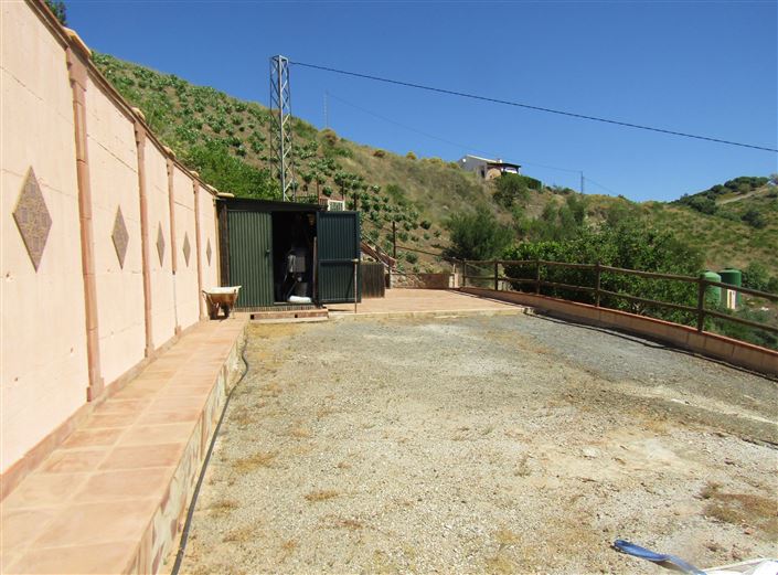 Image No.24-3 Bed Country House for sale