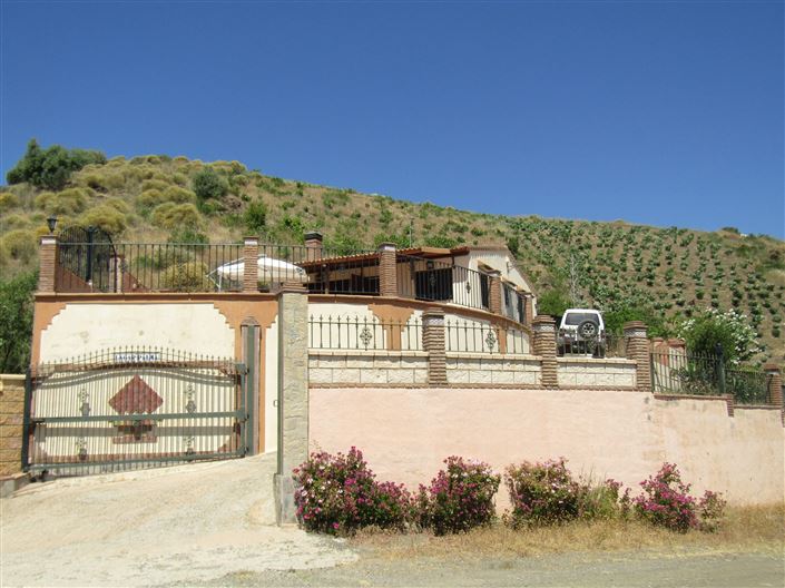 Image No.26-3 Bed Country House for sale