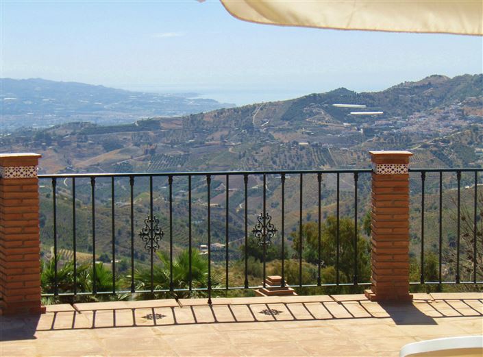 Image No.6-3 Bed Country House for sale