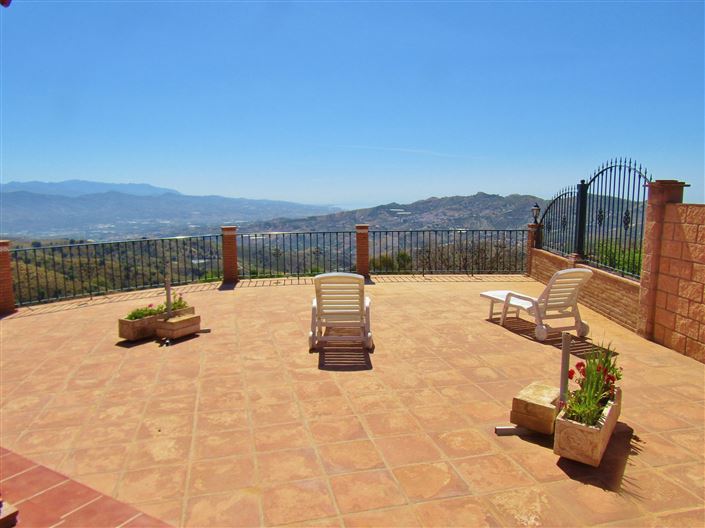 Image No.7-3 Bed Country House for sale