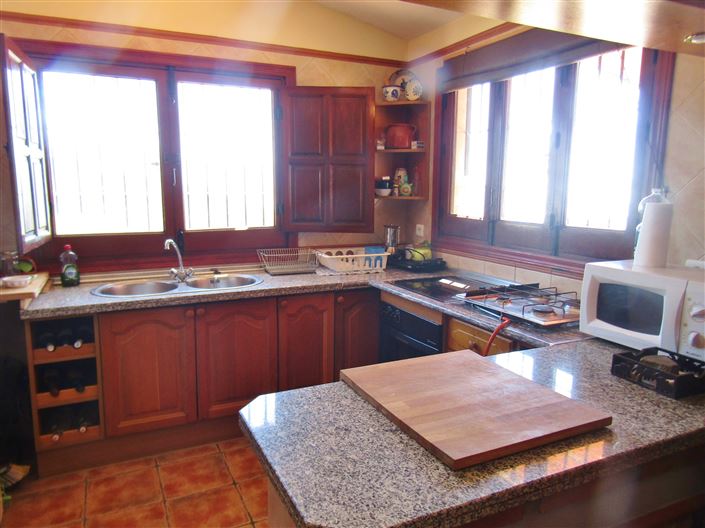 Image No.9-3 Bed Country House for sale