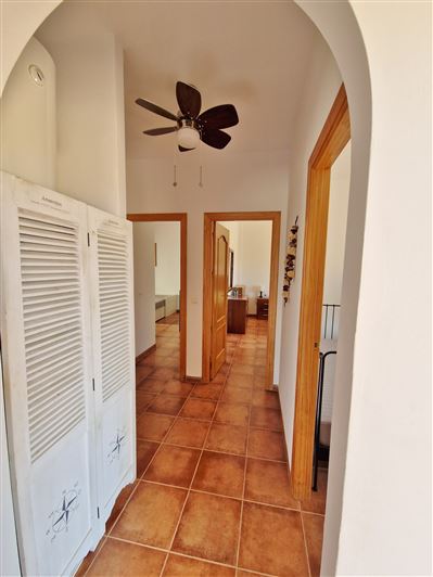 Image No.16-3 Bed Country House for sale