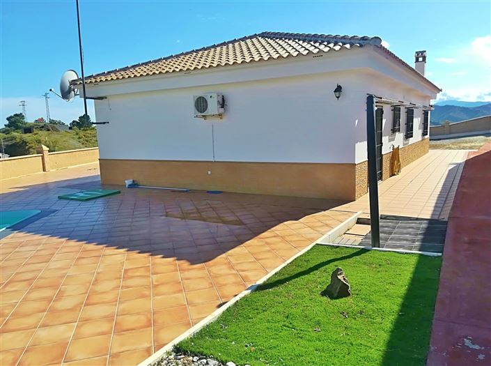 Image No.2-3 Bed Country House for sale