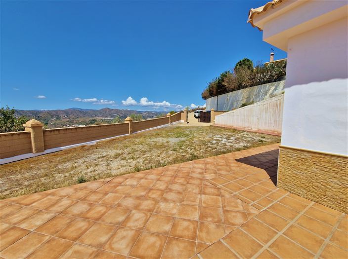 Image No.30-3 Bed Country House for sale