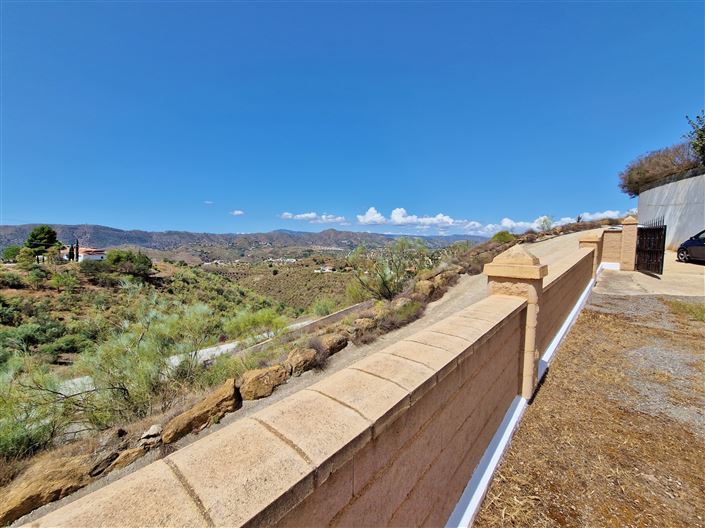 Image No.34-3 Bed Country House for sale