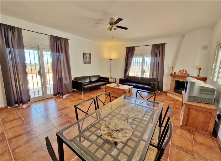 Image No.6-3 Bed Country House for sale