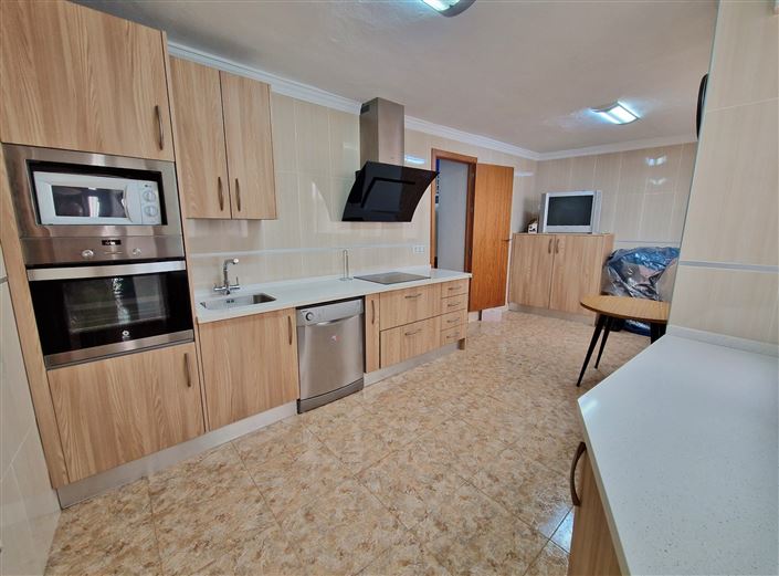 Image No.6-5 Bed Village House for sale