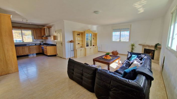 Image No.19-4 Bed Country House for sale